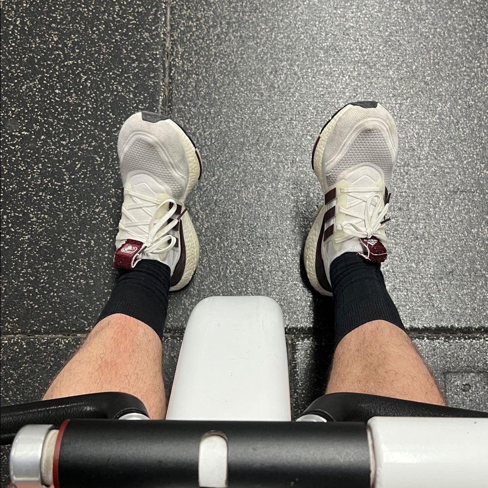 Used black socks with Nike slides - Picture 5 of 6